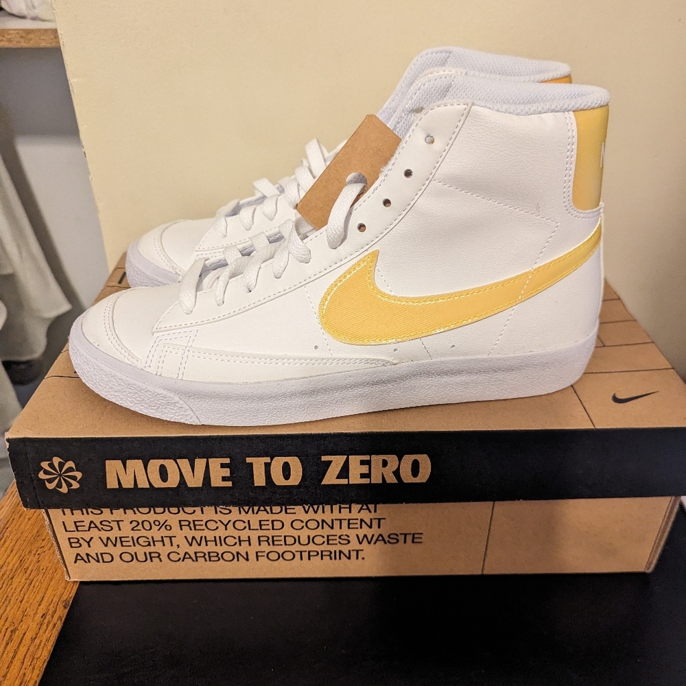 Nike blazer white/vivid orange -citron tint